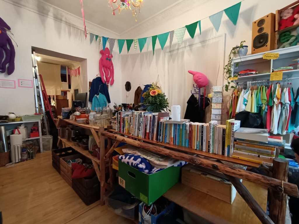 Moving sales shoxxxboxxx