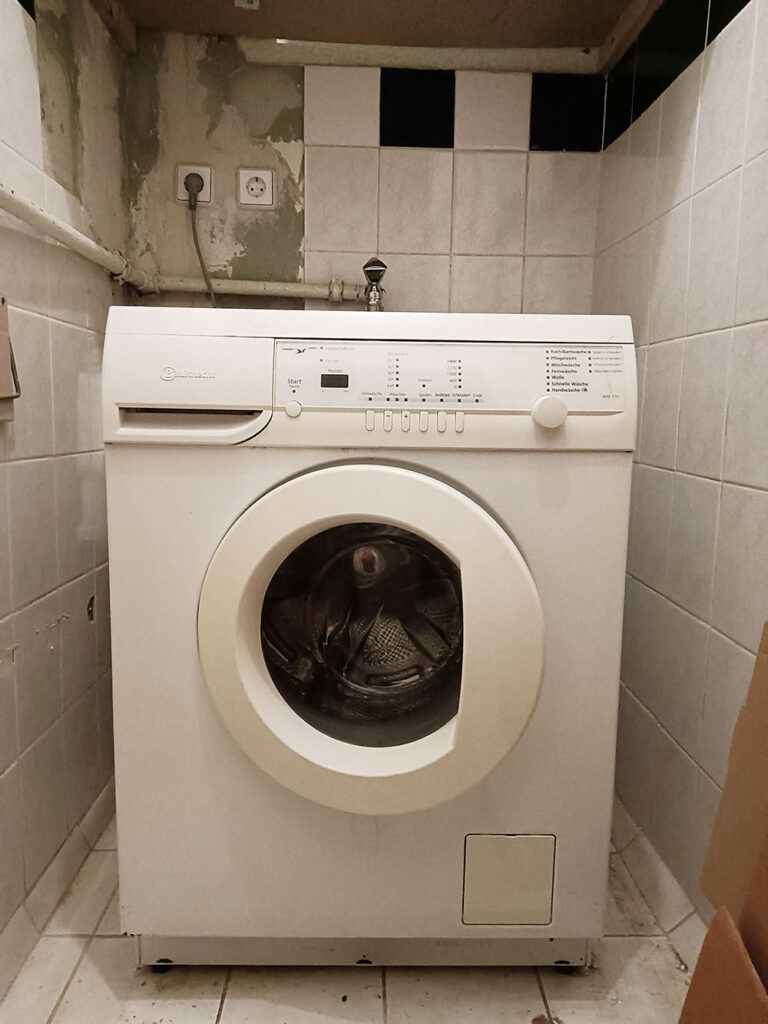 Moving sales shoxxxboxxx