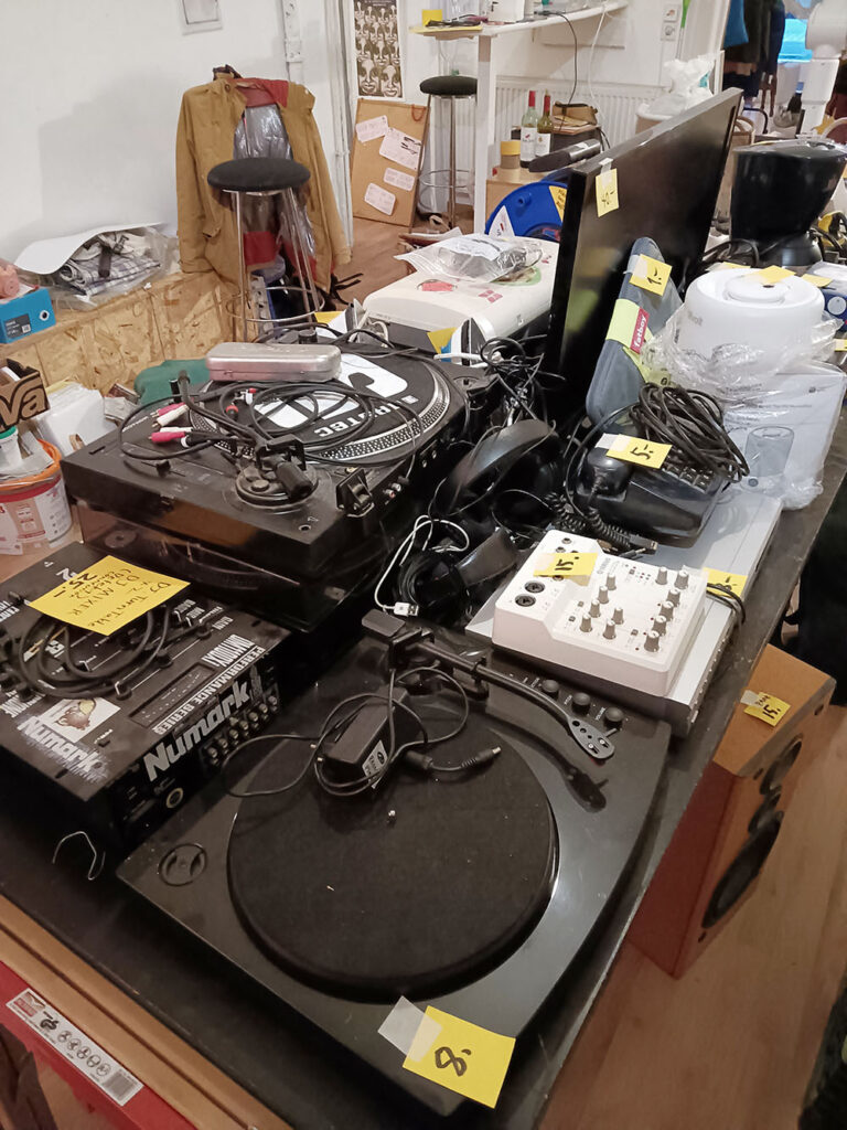 Moving sales shoxxxboxxx