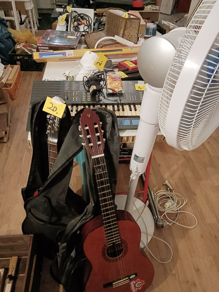 Moving sales shoxxxboxxx