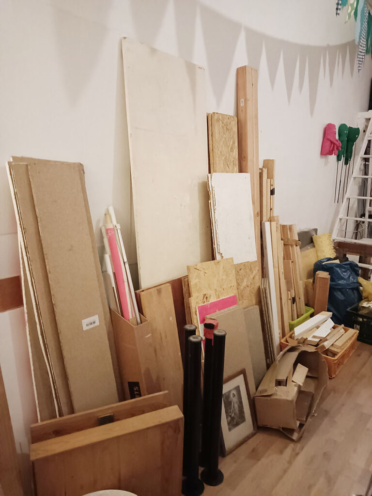 Moving sales shoxxxboxxx