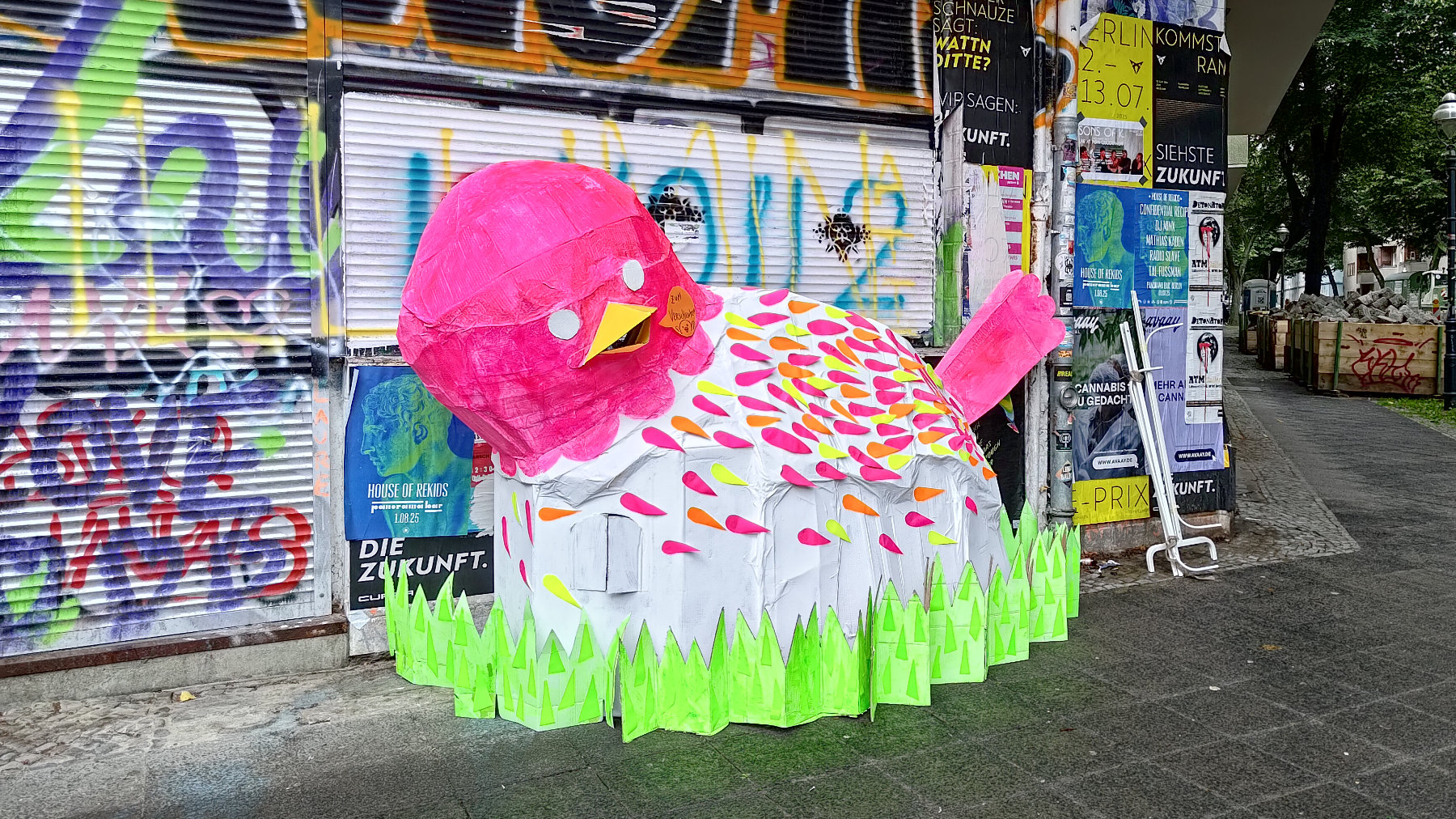 SHOXXX Bird at NeonKunst